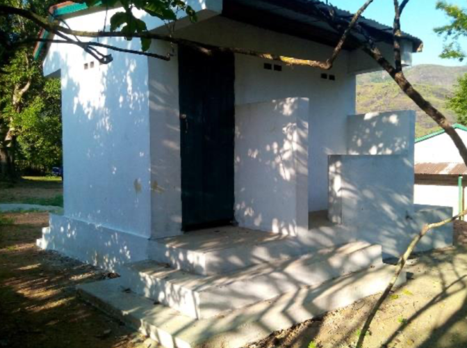 madagascar 2019 latrine back